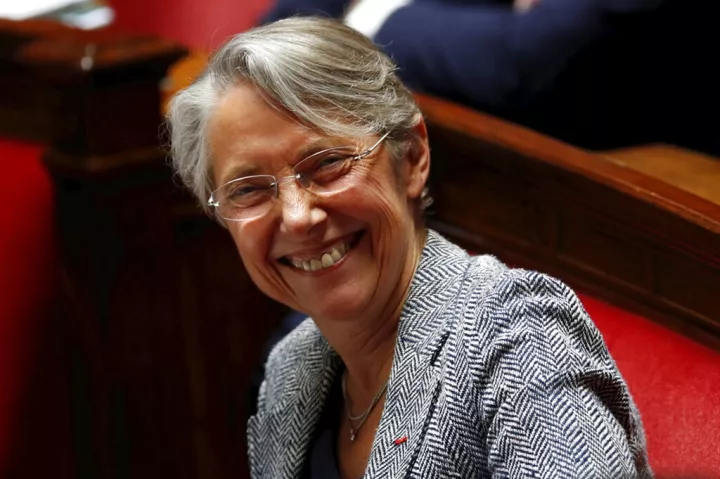 Νέα πρωθυπουργός της Γαλλίας η Ελιζαμπέτ Μπορν