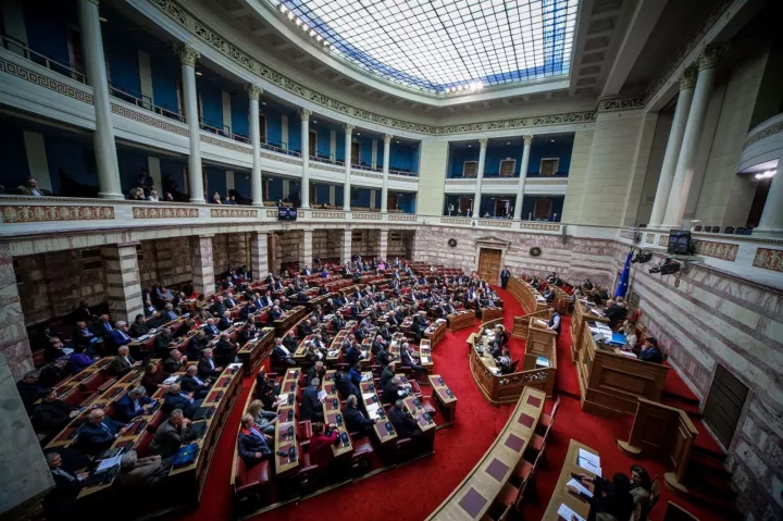 Βουλή: Κατά πλειοψηφία αναμένεται να εγκριθεί το νομοσχέδιο για την ενίσχυση της αμυντικής θωράκισης της χώρας