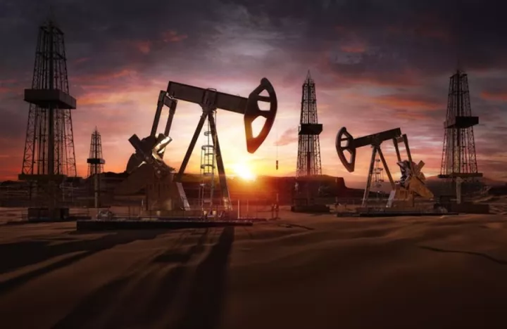 Τα στοιχεία για την οικονομία των ΗΠΑ πιέζουν το πετρέλαιο