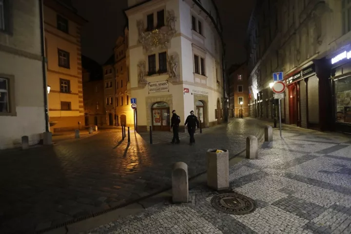 Τσεχία: Αναζητείται διαρρήκτης που παρακολουθεί τους ενοίκους να κοιμούνται
