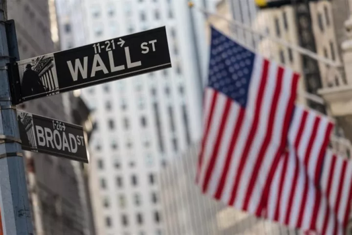 Oριακές απώλειες στη Wall Street - «Βουτιά» για το Netflix