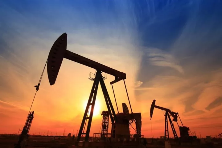 Άλμα 6% στο πετρέλαιο - Πτώση 8,1% στο φυσικό αέριο