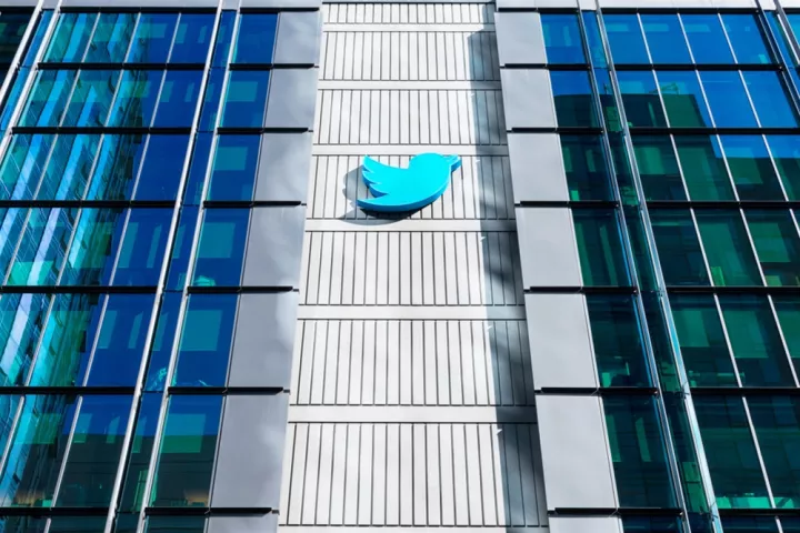 Twitter: Αποχωρούν δύο υψηλόβαθμα στελέχη μετά την εξαγορά από τον Έλον Μασκ